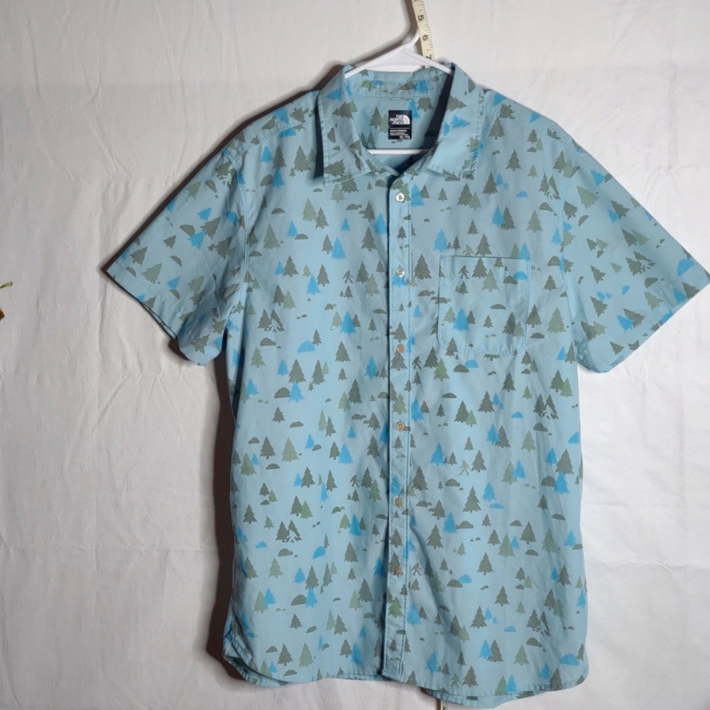 Bigfoot Bougie! The North Face Men's XL/TG button down Sasquatch print shirt